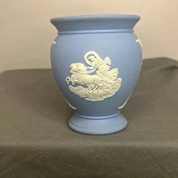 Vintage Wedgwood Blue Jasperware Icarus Vase 4" - Made in England - Picture 3 of 4
